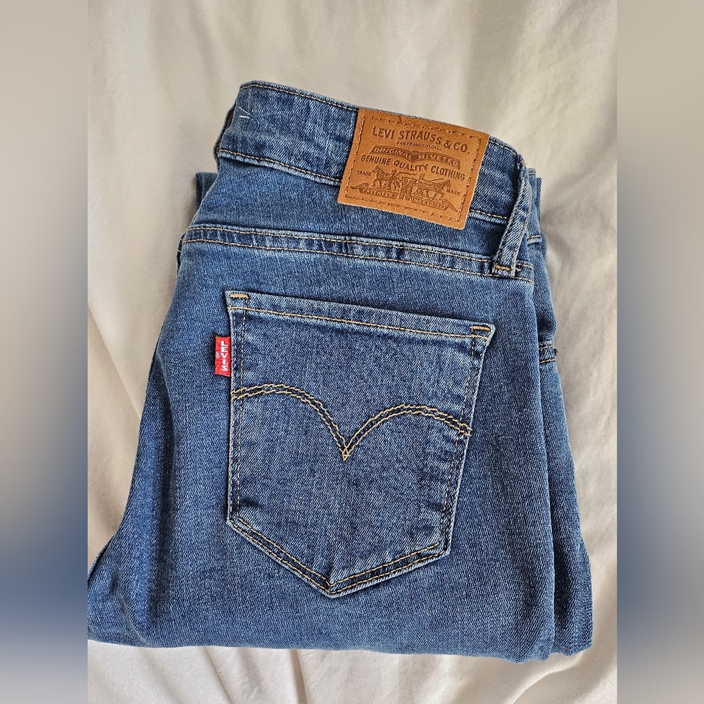 Levi's 711 Skinny - Medium Wash